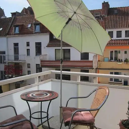 Modernes 1 Luxusappartement Kleiner Roland Mit Parkplatz Und Balkon In Naehe Zentrum