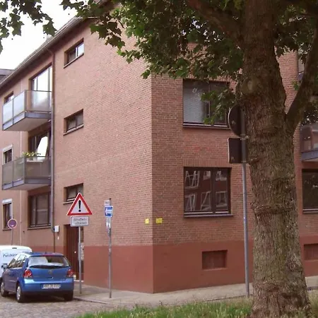 Modernes 1 Luxusappartement Kleiner Roland Mit Parkplatz Und Balkon In Naehe Zentrum