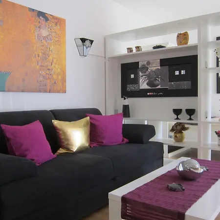 Modernes 1 Luxusappartement Kleiner Roland Mit Parkplatz Und Balkon In Naehe Zentrum