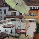Apartment Modernes 1 Luxusappartement Kleiner Roland Mit Parkplatz Und Balkon In Nähe Zentrum *