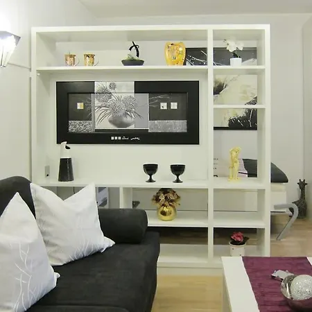 Διαμέρισμα Modernes 1 Luxusappartement Kleiner Roland Mit Parkplatz Und Balkon In Naehe Zentrum *