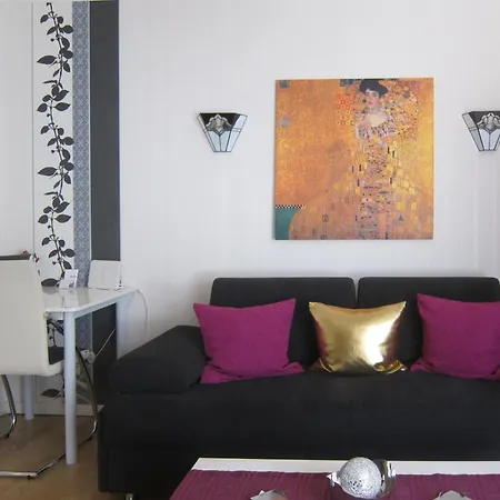 Modernes 1 Luxusappartement Kleiner Roland Mit Parkplatz Und Balkon In Naehe Zentrum Apartament Brema