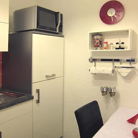 Modernes 1 Luxusappartement Kleiner Roland Mit Parkplatz Und Balkon In Naehe Zentrum Apartament Brema