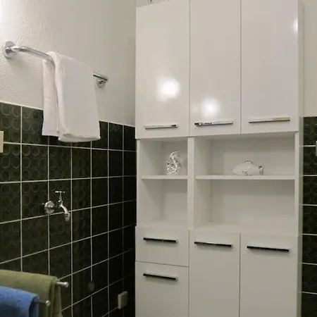 Apartament Modernes 1 Luxusappartement Kleiner Roland Mit Parkplatz Und Balkon In Naehe Zentrum