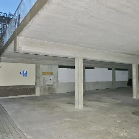 Modernes 1 Luxusappartement Kleiner Roland Mit Parkplatz Und Balkon In Naehe Zentrum Βρέμη