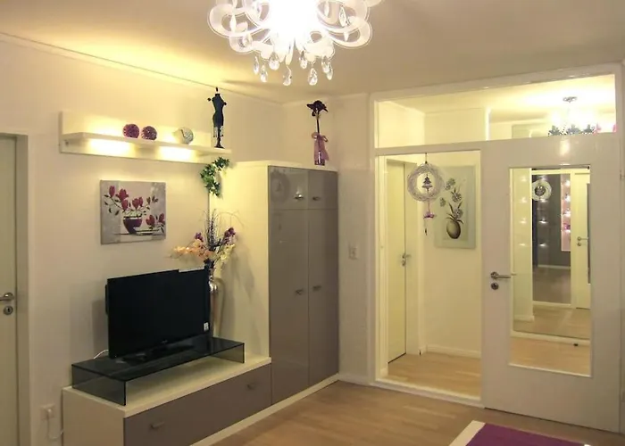 Apartment Modernes 1 Luxusappartement Kleiner Roland Mit Parkplatz Und Balkon In Nähe Zentrum