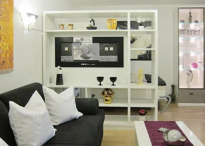 Apartment Modernes 1 Luxusappartement Kleiner Roland Mit Parkplatz Und Balkon In Nähe Zentrum *