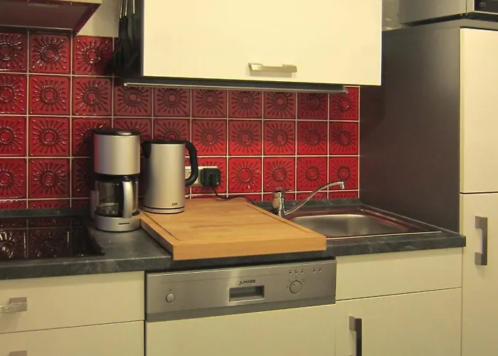 Modernes 1 Luxusappartement Kleiner Roland Mit Parkplatz Und Balkon In Nähe Zentrum Apartment