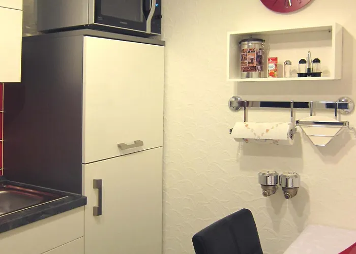 Modernes 1 Luxusappartement Kleiner Roland Mit Parkplatz Und Balkon In Naehe Zentrum Appartement Brême