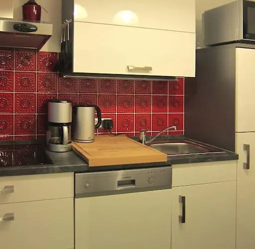 Modernes 1 Luxusappartement Kleiner Roland Mit Parkplatz Und Balkon In Naehe Zentrum * Brême